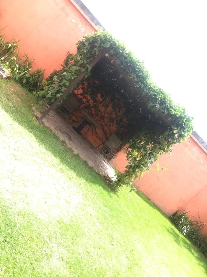 Отель Edwin Tlaxcala Экстерьер фото